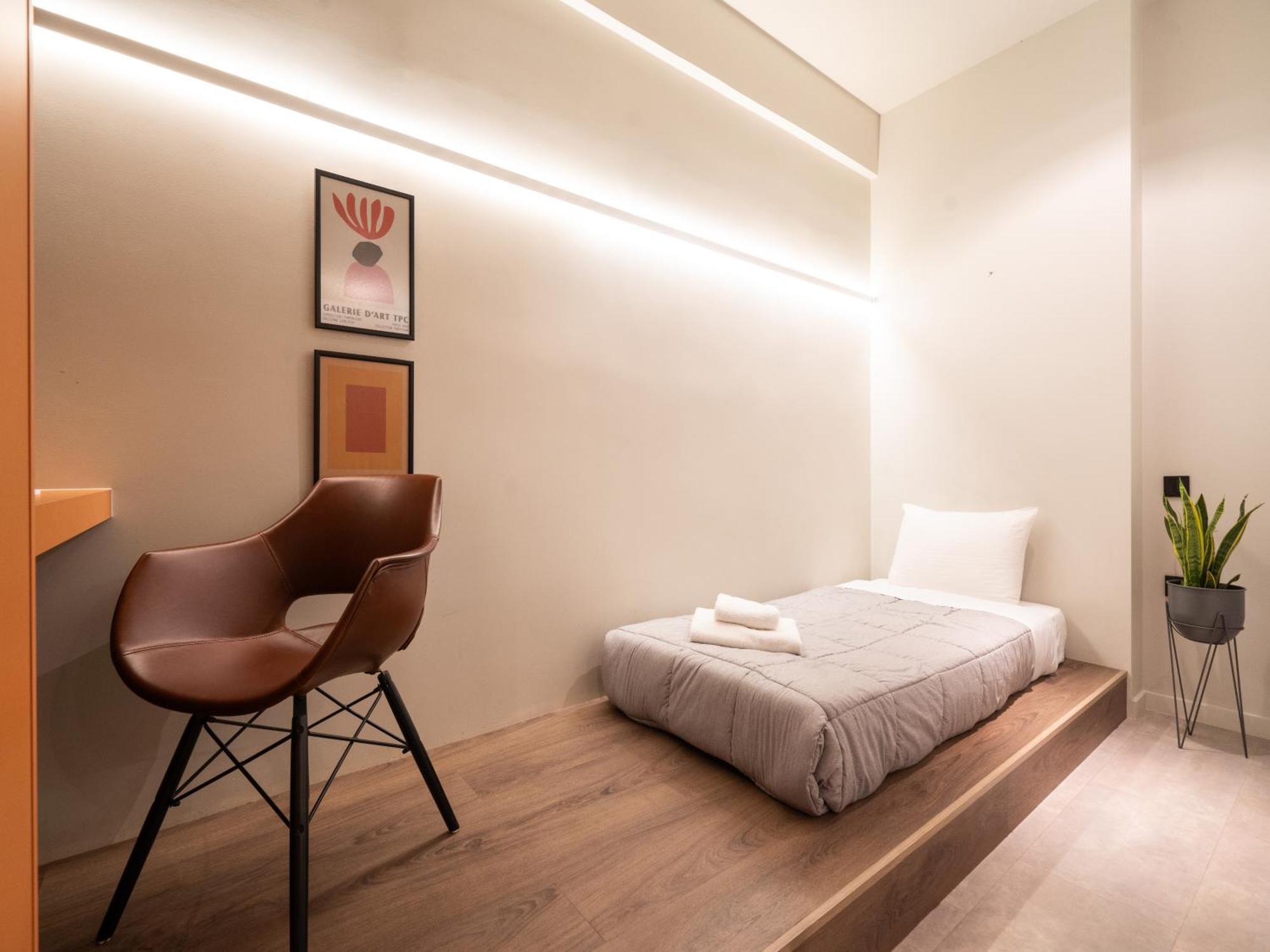 A Place 4U No6 - City Escape With Balcony Lounge & Open Living Space Athen Eksteriør billede