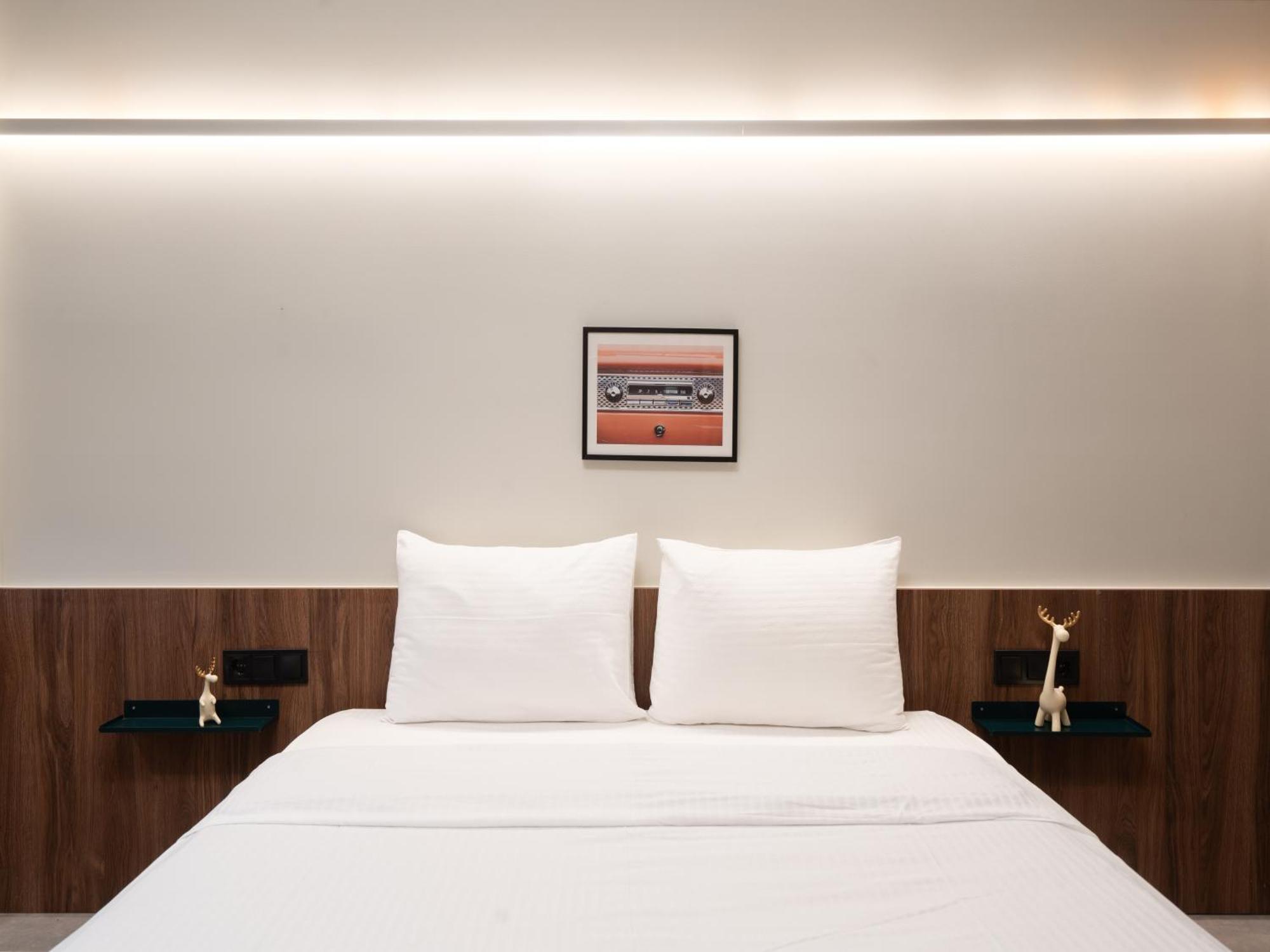 A Place 4U No6 - City Escape With Balcony Lounge & Open Living Space Athen Eksteriør billede