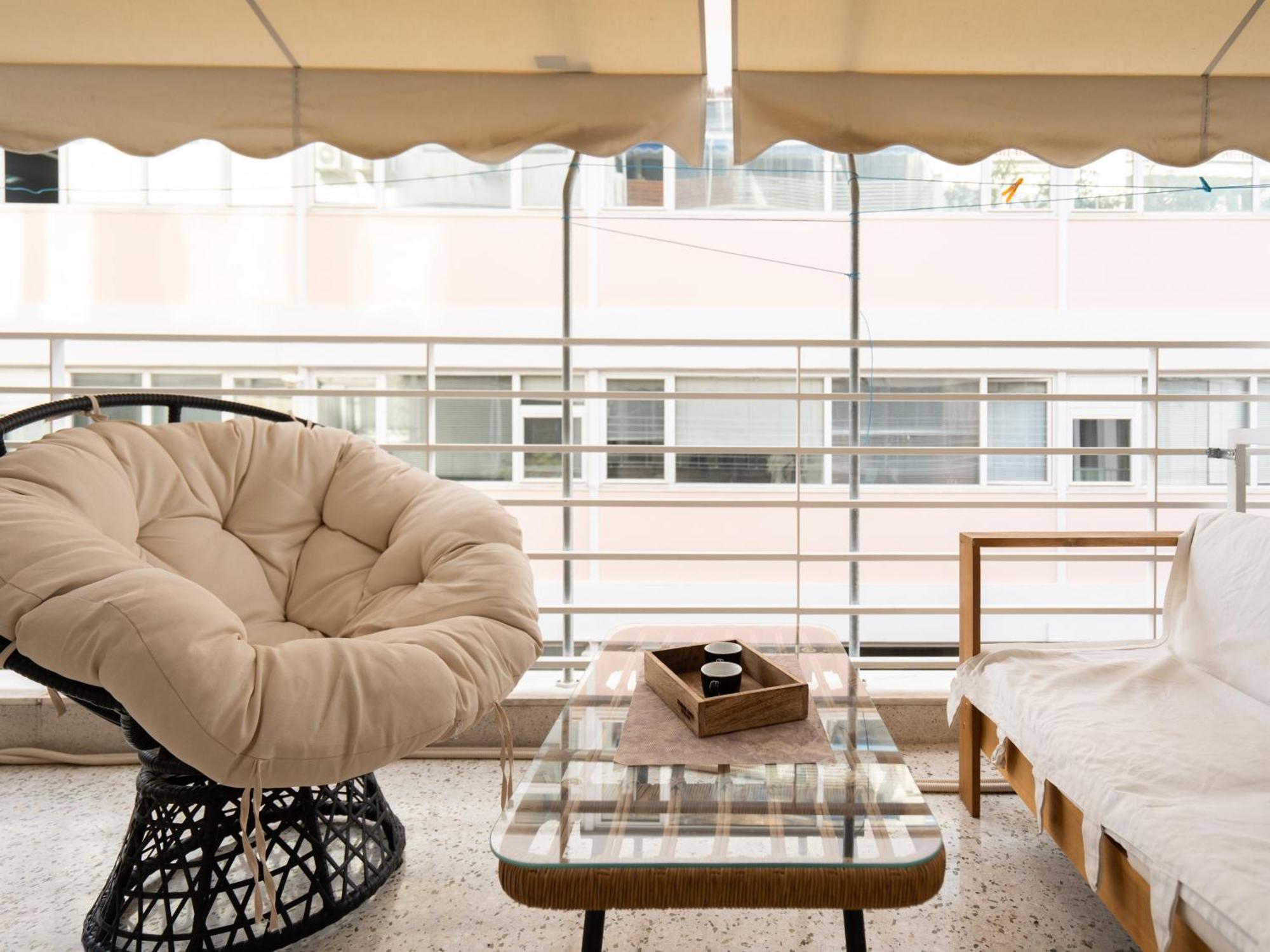 A Place 4U No6 - City Escape With Balcony Lounge & Open Living Space Athen Eksteriør billede